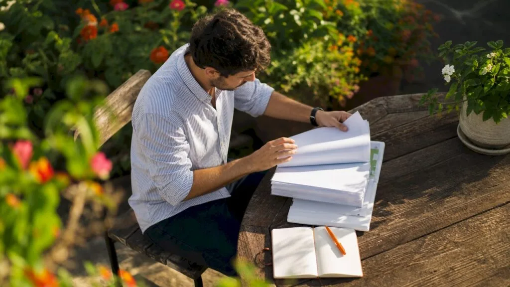 Animateur de réunion chargé de la gestion et du partage des documents RSE