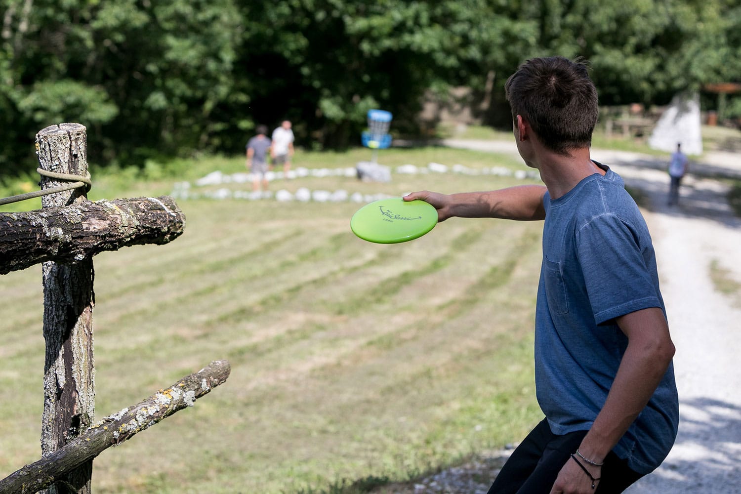 Disc golf location team building